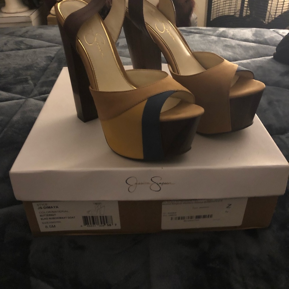🔥JESSICA SIMPSON DIMAYA PLATFORM SANDALS🔥